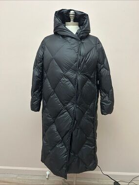 Long Black Quilted Down Coat with Hood GB/T14272-2011 size M minimalist
